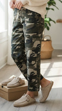 Load image into Gallery viewer, Camo Jogger Pant