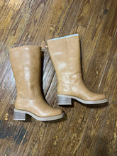 Load image into Gallery viewer, The Brown Rustic Wanderer Boots