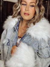 Load image into Gallery viewer, The Durango Coat - Removable Faux Fur
