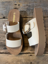 Load image into Gallery viewer, Beachside Buckle Platform Slides
