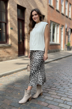 Load image into Gallery viewer, The Soft Sand Luxe Booties
