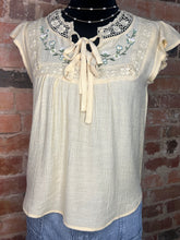Load image into Gallery viewer, Butter Yellow Sweet Meadow Blouse
