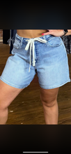 Load image into Gallery viewer, The Everyday Washed Denim Short
