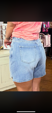 Load image into Gallery viewer, The Everyday Washed Denim Short
